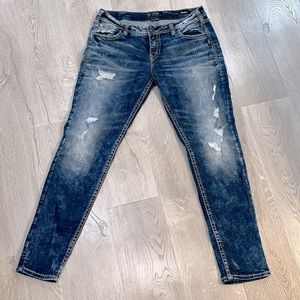 Womens’s boyfriend super stretch skinny jeans.